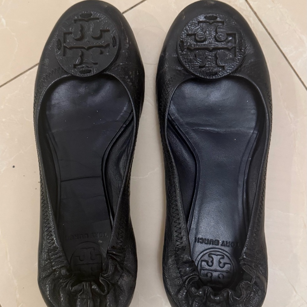 Tory Burch Navy Leather Flats